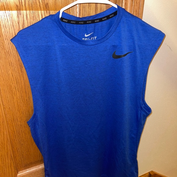 Nike mens short sleeve shirt - Picture 2 of 2